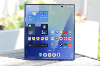 Amazon features a free $300 present card once you pre-order the Samsung Galaxy Z Fold 7