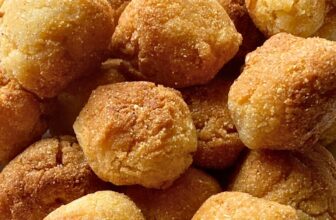 Grandma’s Scorching Water Cornbread (Crispy Outdoors, Tender Inside)